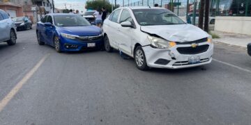 Chocan y dejan como saldo cuantiosos daños materiales en Nuevo Laredo
