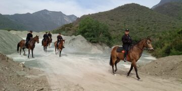 Agrupamiento montada de la Guardia Estatal realiza recorridos en el cañón del novillo