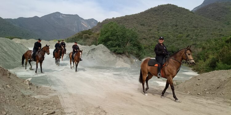 Agrupamiento montada de la Guardia Estatal realiza recorridos en el cañón del novillo